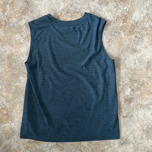 Old Navy Active Breathe On Tanks - Picture 5 of 5